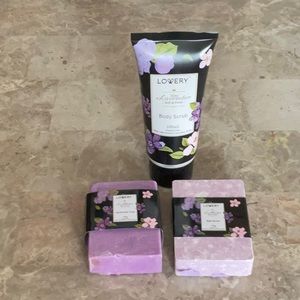 LOVERY Soaps & Body Scrub Set